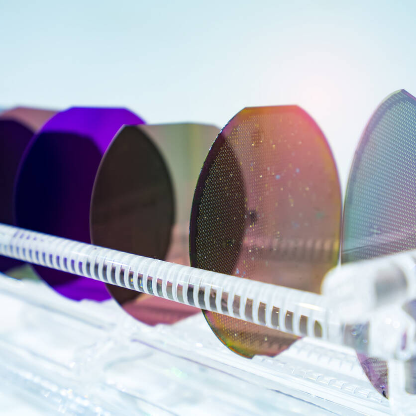Silicon Wafers In Plastic Holder Box